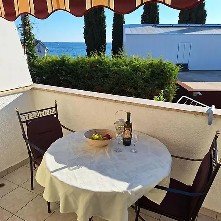 Apartment Stana A2+2 For 4 Persons With Balcony And Sea View *